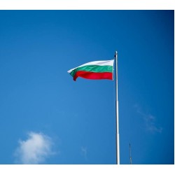 Дебелостенен алуминиев пилон за знаме с външно въже Дебелостенен алуминиев пилон за знаме с външно въже