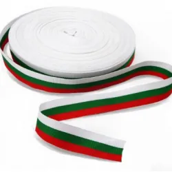 Трикольорна лента с ширина 2 см.