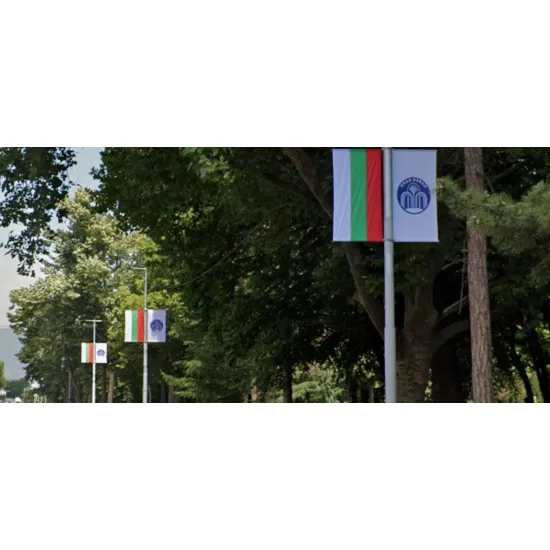 Стойка за стълб за две знамена